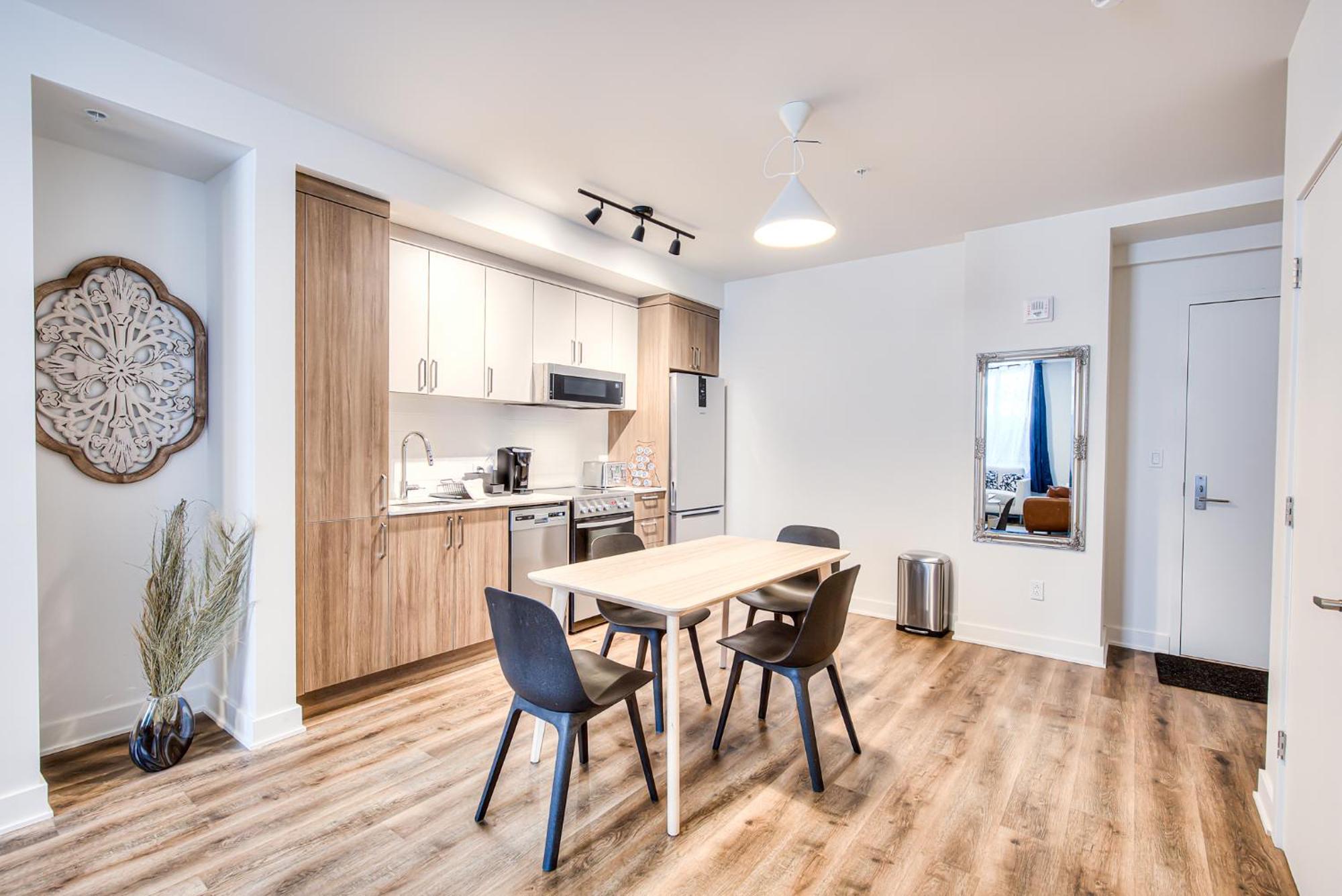 Appartement 2br+gym For Vip Corporate & Students Downtown Mtl *
