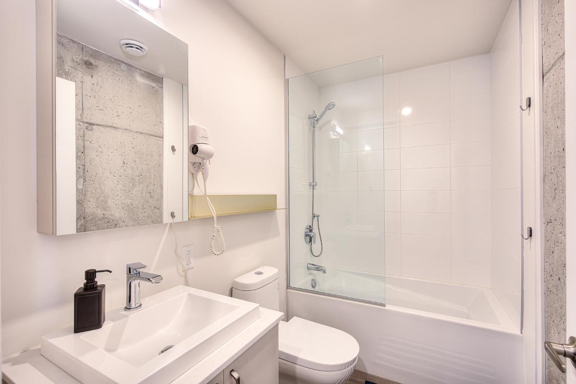 Appartement 2br+gym For Vip Corporate & Students Downtown Mtl *
